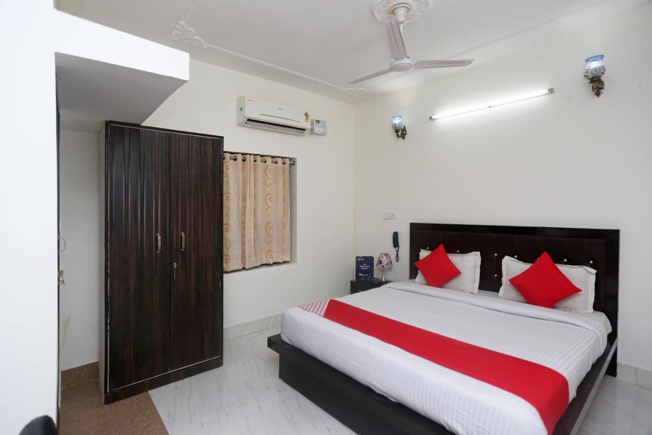 โอโย 18301 โฮเต็ล เอ-1 Hotel อัลวาร์ ภายนอก รูปภาพ