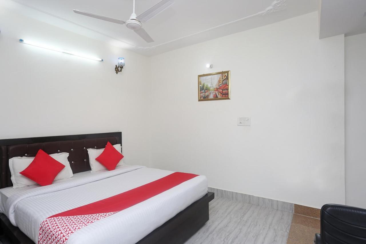 โอโย 18301 โฮเต็ล เอ-1 Hotel อัลวาร์ ภายนอก รูปภาพ
