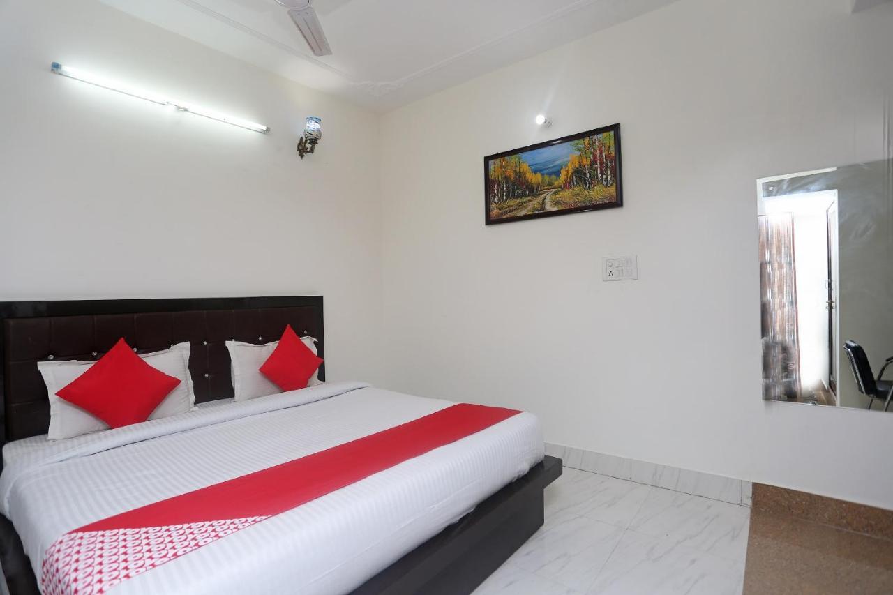 โอโย 18301 โฮเต็ล เอ-1 Hotel อัลวาร์ ภายนอก รูปภาพ