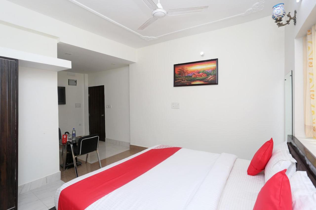 โอโย 18301 โฮเต็ล เอ-1 Hotel อัลวาร์ ภายนอก รูปภาพ