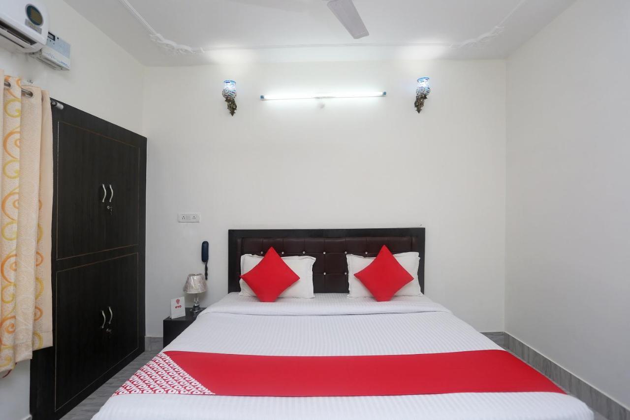 โอโย 18301 โฮเต็ล เอ-1 Hotel อัลวาร์ ภายนอก รูปภาพ