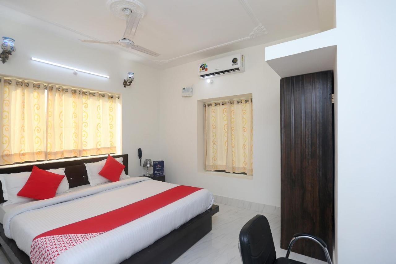 โอโย 18301 โฮเต็ล เอ-1 Hotel อัลวาร์ ภายนอก รูปภาพ