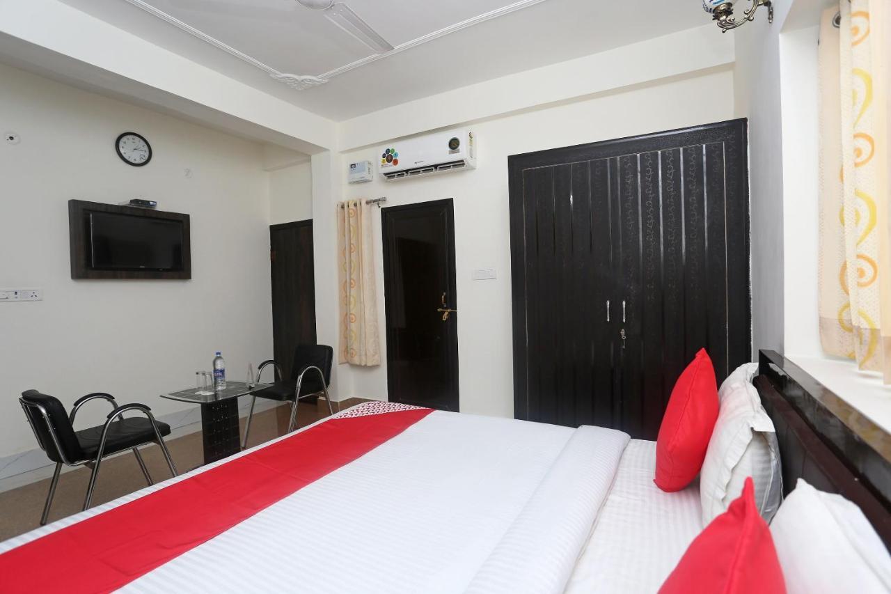 โอโย 18301 โฮเต็ล เอ-1 Hotel อัลวาร์ ภายนอก รูปภาพ