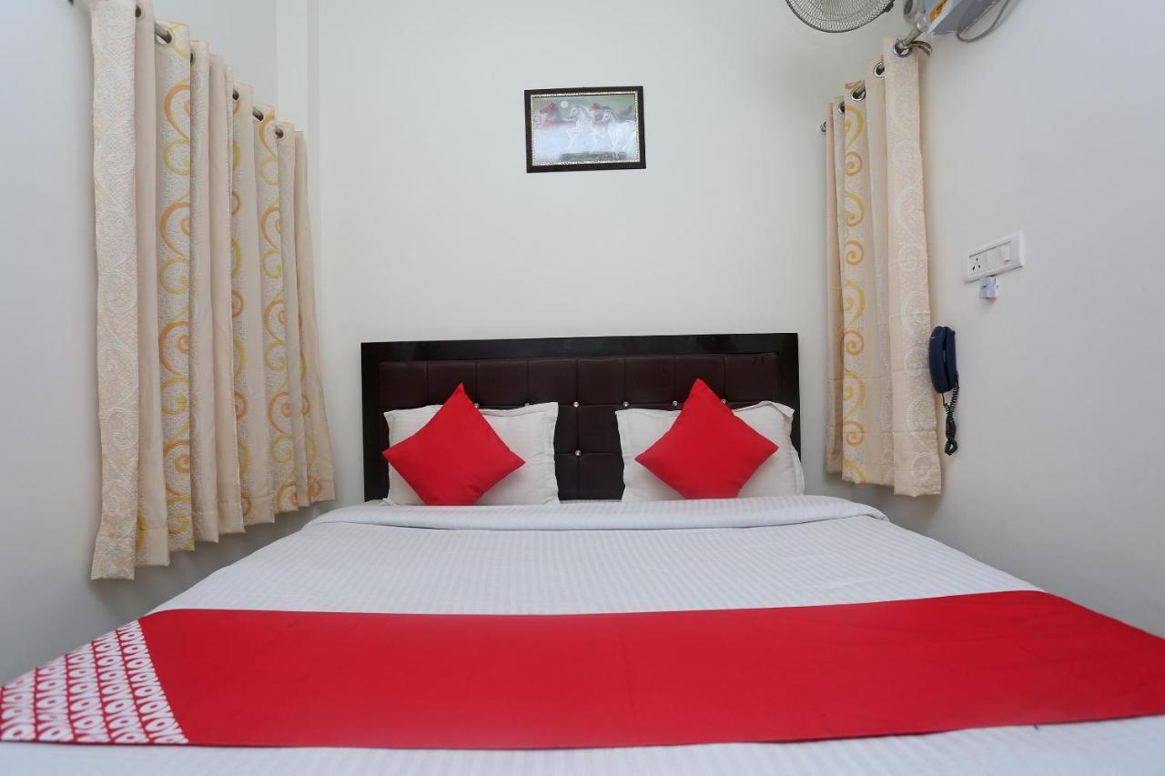 โอโย 18301 โฮเต็ล เอ-1 Hotel อัลวาร์ ภายนอก รูปภาพ