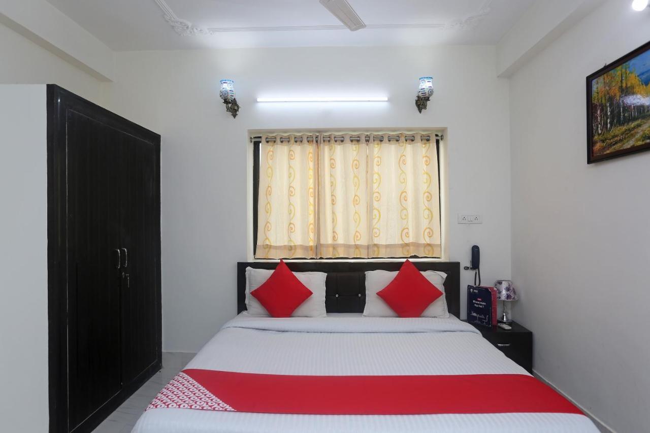 โอโย 18301 โฮเต็ล เอ-1 Hotel อัลวาร์ ภายนอก รูปภาพ